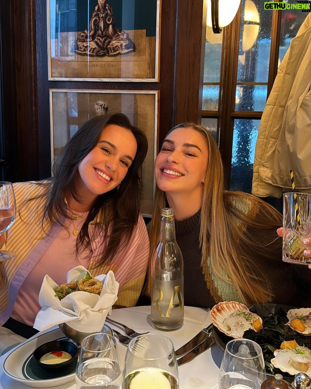Zara McDermott Instagram - how is it nearly the end of April already. π«£πΉπΈπ·