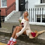Zara McDermott Instagram - how is it nearly the end of April already. 🫣🌹🌸🌷