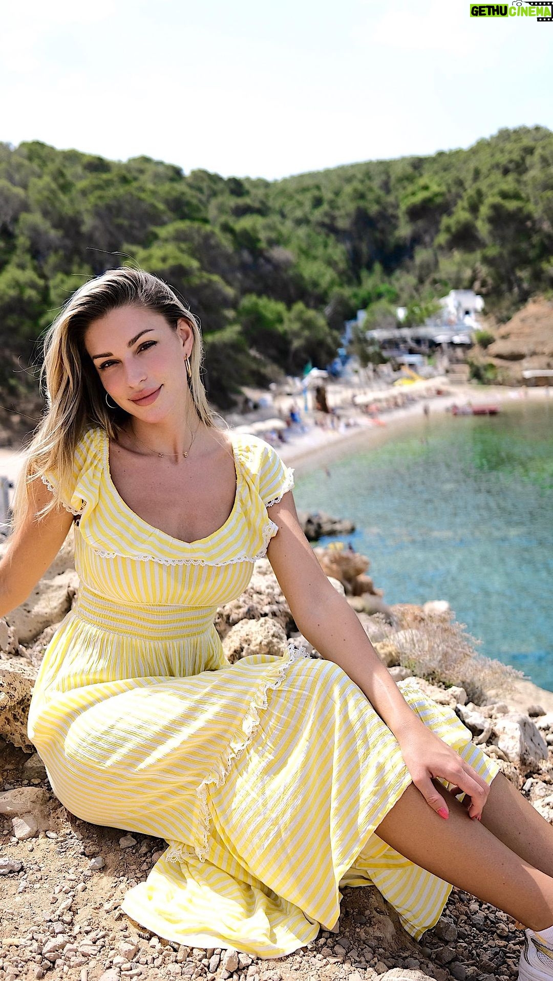 Zara McDermott Instagram - My brand new series IBIZA: SECRETS OF THE PARTY ISLAND. OUT NOW, on @bbcthree and @bbciplayer 🏝️☀️❤️ the boxset drops on iPlayer tomorrow, are you gonna be watching? 🩷xxx