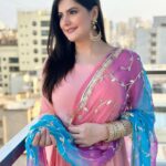 Zareen Khan Instagram – Eid Mubarak from me and mine to you and yours ๐ค๐ซ
#EidUlFitr #RamadanEidMubarak #ZareenKhan