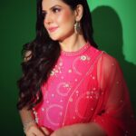 Zareen Khan Instagram - ‘𝕀𝕥 𝕔𝕠𝕦𝕝𝕕 𝕒𝕝𝕝 𝕓𝕖 𝕚𝕟 𝕥𝕙𝕖 𝕡𝕒𝕝𝕞 𝕠𝕗 𝕪𝕠𝕦𝕣 𝕙𝕒𝕟𝕕𝕤, 𝕒𝕟𝕕 𝕤𝕥𝕚𝕝𝕝 𝕟𝕠𝕥 𝕎ℝ𝕀𝕋𝕋𝔼ℕ 𝕗𝕠𝕣 𝕪𝕠𝕦 !’ - 𝓜𝓪𝓴𝓱𝓽𝓾𝓫 . Outfit by @monaandvishu @viralmantra Rings & bracelet @mozaati Styled by @hitendrakapopara Asst by @nidhi_harsora21 @disha.vankani Hmu @makeupbyvinod Hair- @shab_qureshi786 Shot by @ajayjangidphotography #IftarParty2024 #ZareenKhan