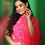 Zareen Khan Instagram - ‘𝕀𝕥 𝕔𝕠𝕦𝕝𝕕 𝕒𝕝𝕝 𝕓𝕖 𝕚𝕟 𝕥𝕙𝕖 𝕡𝕒𝕝𝕞 𝕠𝕗 𝕪𝕠𝕦𝕣 𝕙𝕒𝕟𝕕𝕤, 𝕒𝕟𝕕 𝕤𝕥𝕚𝕝𝕝 𝕟𝕠𝕥 𝕎ℝ𝕀𝕋𝕋𝔼ℕ 𝕗𝕠𝕣 𝕪𝕠𝕦 !’ - 𝓜𝓪𝓴𝓱𝓽𝓾𝓫 . Outfit by @monaandvishu @viralmantra Rings & bracelet @mozaati Styled by @hitendrakapopara Asst by @nidhi_harsora21 @disha.vankani Hmu @makeupbyvinod Hair- @shab_qureshi786 Shot by @ajayjangidphotography #IftarParty2024 #ZareenKhan