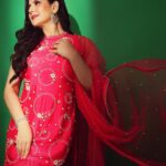 Zareen Khan Instagram - ‘𝕀𝕥 𝕔𝕠𝕦𝕝𝕕 𝕒𝕝𝕝 𝕓𝕖 𝕚𝕟 𝕥𝕙𝕖 𝕡𝕒𝕝𝕞 𝕠𝕗 𝕪𝕠𝕦𝕣 𝕙𝕒𝕟𝕕𝕤, 𝕒𝕟𝕕 𝕤𝕥𝕚𝕝𝕝 𝕟𝕠𝕥 𝕎ℝ𝕀𝕋𝕋𝔼ℕ 𝕗𝕠𝕣 𝕪𝕠𝕦 !’ - 𝓜𝓪𝓴𝓱𝓽𝓾𝓫 . Outfit by @monaandvishu @viralmantra Rings & bracelet @mozaati Styled by @hitendrakapopara Asst by @nidhi_harsora21 @disha.vankani Hmu @makeupbyvinod Hair- @shab_qureshi786 Shot by @ajayjangidphotography #IftarParty2024 #ZareenKhan