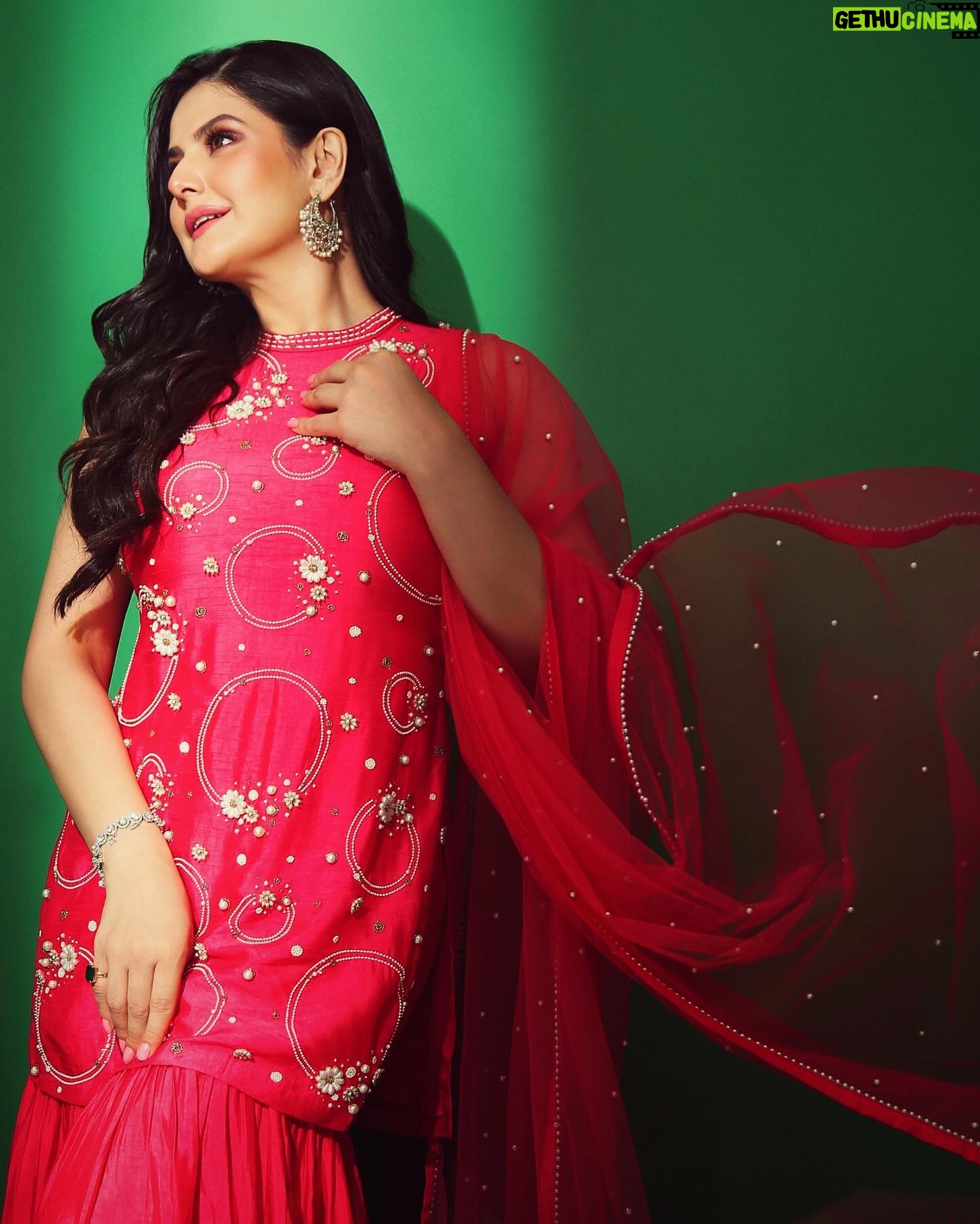 Zareen Khan Instagram - βππ₯ ππ π¦ππ πππ ππ ππ π₯ππ π‘πππ π π πͺπ π¦π£ πππππ€, πππ π€π₯πππ ππ π₯ πβππππΌβ ππ π£ πͺπ π¦ !β - ππͺπ΄π±π½πΎπ« . Outfit by @monaandvishu @viralmantra Rings & bracelet @mozaati Styled by @hitendrakapopara Asst by @nidhi_harsora21 @disha.vankani Hmu @makeupbyvinod Hair- @shab_qureshi786 Shot by @ajayjangidphotography #IftarParty2024 #ZareenKhan