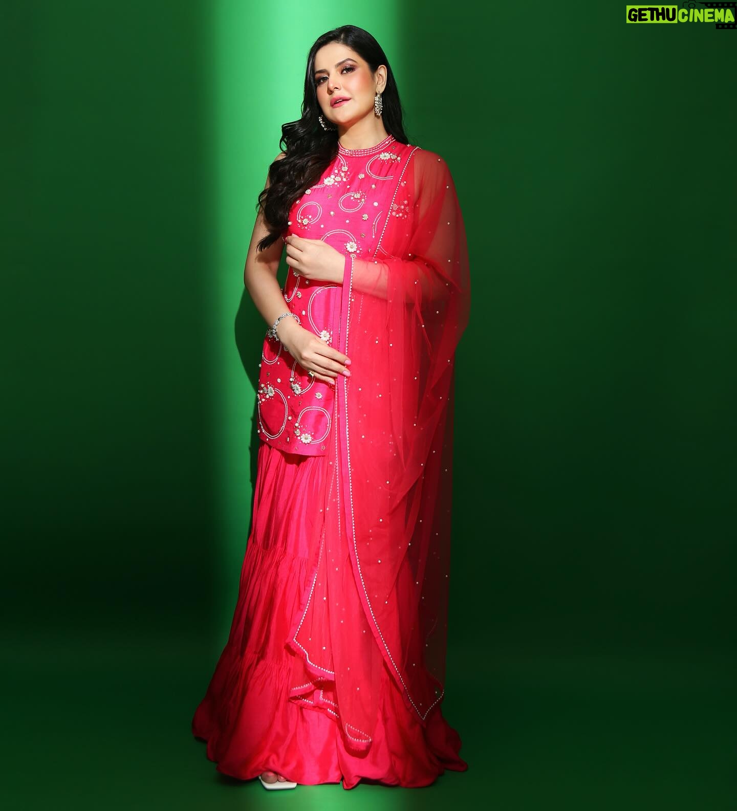 Zareen Khan Instagram - βππ₯ ππ π¦ππ πππ ππ ππ π₯ππ π‘πππ π π πͺπ π¦π£ πππππ€, πππ π€π₯πππ ππ π₯ πβππππΌβ ππ π£ πͺπ π¦ !β - ππͺπ΄π±π½πΎπ« . Outfit by @monaandvishu @viralmantra Rings & bracelet @mozaati Styled by @hitendrakapopara Asst by @nidhi_harsora21 @disha.vankani Hmu @makeupbyvinod Hair- @shab_qureshi786 Shot by @ajayjangidphotography #IftarParty2024 #ZareenKhan