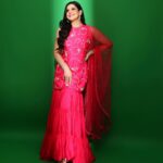 Zareen Khan Instagram - ‘𝕀𝕥 𝕔𝕠𝕦𝕝𝕕 𝕒𝕝𝕝 𝕓𝕖 𝕚𝕟 𝕥𝕙𝕖 𝕡𝕒𝕝𝕞 𝕠𝕗 𝕪𝕠𝕦𝕣 𝕙𝕒𝕟𝕕𝕤, 𝕒𝕟𝕕 𝕤𝕥𝕚𝕝𝕝 𝕟𝕠𝕥 𝕎ℝ𝕀𝕋𝕋𝔼ℕ 𝕗𝕠𝕣 𝕪𝕠𝕦 !’ - 𝓜𝓪𝓴𝓱𝓽𝓾𝓫 . Outfit by @monaandvishu @viralmantra Rings & bracelet @mozaati Styled by @hitendrakapopara Asst by @nidhi_harsora21 @disha.vankani Hmu @makeupbyvinod Hair- @shab_qureshi786 Shot by @ajayjangidphotography #IftarParty2024 #ZareenKhan
