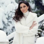 Zarifa Mgoyan Instagram - Москвичи, как вы? В столицу пришел снежный циклон «Ваня» и принес рекордное количество снега🙈🤍 В городе ожидаются 10 бальные пробки, но какая же красота в парках и за городом😍
