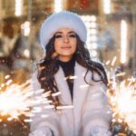 Zarifa Mgoyan Instagram - Доброе утро, родные! Рождество!🤍✨ Такой благословенный и светлый праздник. Любимые мои, хочу пожелать чтобы, ваши сердца согревала вера, душу оберегала надежда, а жизнь была наполнена любовью.🙏🏻 Пусть волшебство этого праздника согреет и подарит добрые моменты. А близкие всегда будут рядом. С праздником друзья! Люблю, ваша Зара. Фото: @bulavina Стиль: @galakhachaturova