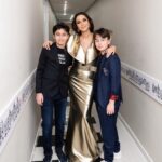 Zarifa Mgoyan Instagram – Как же быстро летит время! 🚀 
Сегодня день рождения у моего младшего сына Максима.🥳🎂 
12 лет счастья и благодарности Господу за тебя, сынок!
Как ты нас всех радуешь.
Будь здоров и счастлив, Максимушка!
Мы тебя очень любим.❤️

P. S: по доброй традиции сделали фото в коридоре БКЗ «Октябрьский»
Листайте➡️
Еще недавно мои мальчишки Даня и Макс были такими малышами😌