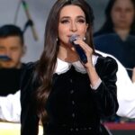 Zarifa Mgoyan Instagram - Вот и завершился фестиваль «Дорога на Ялту». Столько эмоций и впечатлений.✨ Родные, послушайте как прочувствовал песню «Алеша» Милан Буякович из Сербии.🇷🇸 Именно с ним в финале я пела дуэтом. До мурашек!!! Зал аплодировал стоя🙏🏼 Невероятно талантливый @milan.bujakovic занял почетное второе место. Но для меня он первый!☺️ От всего сердца хочу поблагодарить организаторов фестиваля: Андрея Кондрашова, Эрнеста Мацкявичюса и Андрея Голодного, а также режиссера Полину Бертэн и нашу дорогую Ли Отта и ее оркестр. Все получилось на высшем уровне, было прекрасно. Эфир вы сможете увидеть в ближайшее время на @russiaculture Ваша Зара❤️
