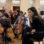Zarifa Mgoyan Instagram – Я счастлива, что на моем сольном концерте 16 ноября будет потрясающий музыкальный состав: не только мой родной band, но и симфонический оркестр под руководством маэстро Феликса Борисовича Арановского.
Мы готовим новое, потрясающее звучание. Вас ждет волшебство❤️🙏🏼

Хочу поделиться нашей репетицией. Очень жду этот день😌