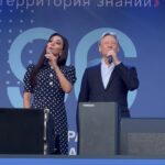 Zarifa Mgoyan Instagram – Вместе с моим дорогим другом Дмитрием Харатьяном поздравили всех с Днем Ленинградской области.💫
Многие знают, я с рождения до 14 лет жила в городе Отрадное Кировского района. Это прекрасный зеленый городок в Лен. области на берегу Невы.

Театрализованный концерт состоялся в городе Тосно, с которым меня тоже многое связывает, ведь именно здесь родился мой брат.❤️ 
Я была искренне рада разделить праздник со всеми жителями Ленинградской области.

Мы получили невероятные эмоции.😍

С удовольствием делюсь с вами некоторыми фрагментами этого дня.

Спасибо жителям и организаторам за теплый прием. До скорых встреч.
Ваша Зара❤️