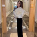 Zarifa Mgoyan Instagram - С прощенным воскресеньем и простите меня мои дорогие🙏🏼🌞 Такие насыщенные дни: концерты, перелеты, репетиции. Я соскучилась. Расскажите: Как вы? Как ваши дела?🌞