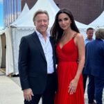 Zarifa Mgoyan Instagram - Вместе с моим дорогим другом Дмитрием Харатьяном поздравили всех с Днем Ленинградской области.💫 Многие знают, я с рождения до 14 лет жила в городе Отрадное Кировского района. Это прекрасный зеленый городок в Лен. области на берегу Невы. Театрализованный концерт состоялся в городе Тосно, с которым меня тоже многое связывает, ведь именно здесь родился мой брат.❤️ Я была искренне рада разделить праздник со всеми жителями Ленинградской области. Мы получили невероятные эмоции.😍 С удовольствием делюсь с вами некоторыми фрагментами этого дня. Спасибо жителям и организаторам за теплый прием. До скорых встреч. Ваша Зара❤️