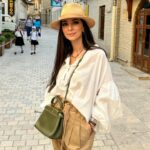 Zarifa Mgoyan Instagram - Дорогие мои, привет вам из солнечной Бухары!💛🇺🇿 Как же здесь красиво, вкусно, столько достопримечательностей: Цитадель Арк Минарет Калон Архитектурный ансамбль Пои-Калян Бухарский зиндан Медресе Улугбека Медресе Абдулазиз-хана Мавзолей Саманидов и др.. А какие гостеприимные жители.🙏🏻❤️ Ну а мы держим путь в Самарканд☺️