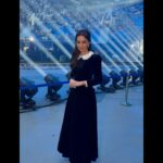 Zarifa Mgoyan Instagram - Всю неделю я нахожусь в родном Санкт-Петербурге, где проходят праздничные мероприятия, посвященные 80-летию со дня окончательного снятия блокады. Я родилась и выросла в Ленинграде, для меня это особенно важная и великая дата. С детства помню все наши встречи с ветеранами и блокадниками, их воспоминания о прошедших годах войны, о безусловной любви к жизни. От всего сердца поздравляю с Днём снятия блокады Ленинграда. История войны, судеб советских граждан, бессмертного подвига солдат навсегда запомнит судьбоносные 872 дня осаждения города на Неве. Наш город — памятник человеческой стойкости, воли, мужеству и храбрости. Важно помнить и никогда не забывать об этом бессмертном подвиге, который совершили ленинградцы. #ДеньснятияблокадыЛенинграда
