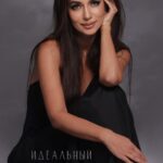 Zarifa Mgoyan Instagram - Встречаешь сотни людей, и никто из них не трогает… И в моменте кто-то один меняет всю твою жизнь... Навсегда❤️ «Идеальный шторм» на всех муз. платформах.🌊 Ссылка в шапке профиля.⬆️
