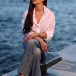 Zarifa Mgoyan Instagram - Уже в эту пятницу 19 апреля, моя новая песня «Идеальный шторм»🌊💙