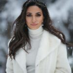 Zarifa Mgoyan Instagram - Москвичи, как вы? В столицу пришел снежный циклон «Ваня» и принес рекордное количество снега🙈🤍 В городе ожидаются 10 бальные пробки, но какая же красота в парках и за городом😍
