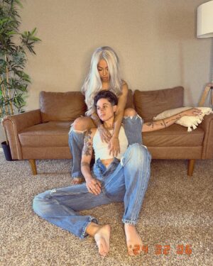 Zashia Monique Santiago Instagram - Follow @tayxzashia for all of our couple content 🤎