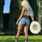 Zashia Monique Santiago Instagram - Before country was “cool” Hair: @moonhair_official