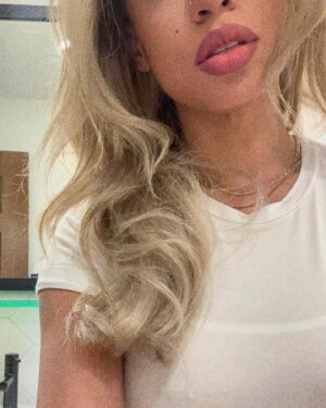 Zashia Monique Santiago Instagram - #OnMyOwnTime