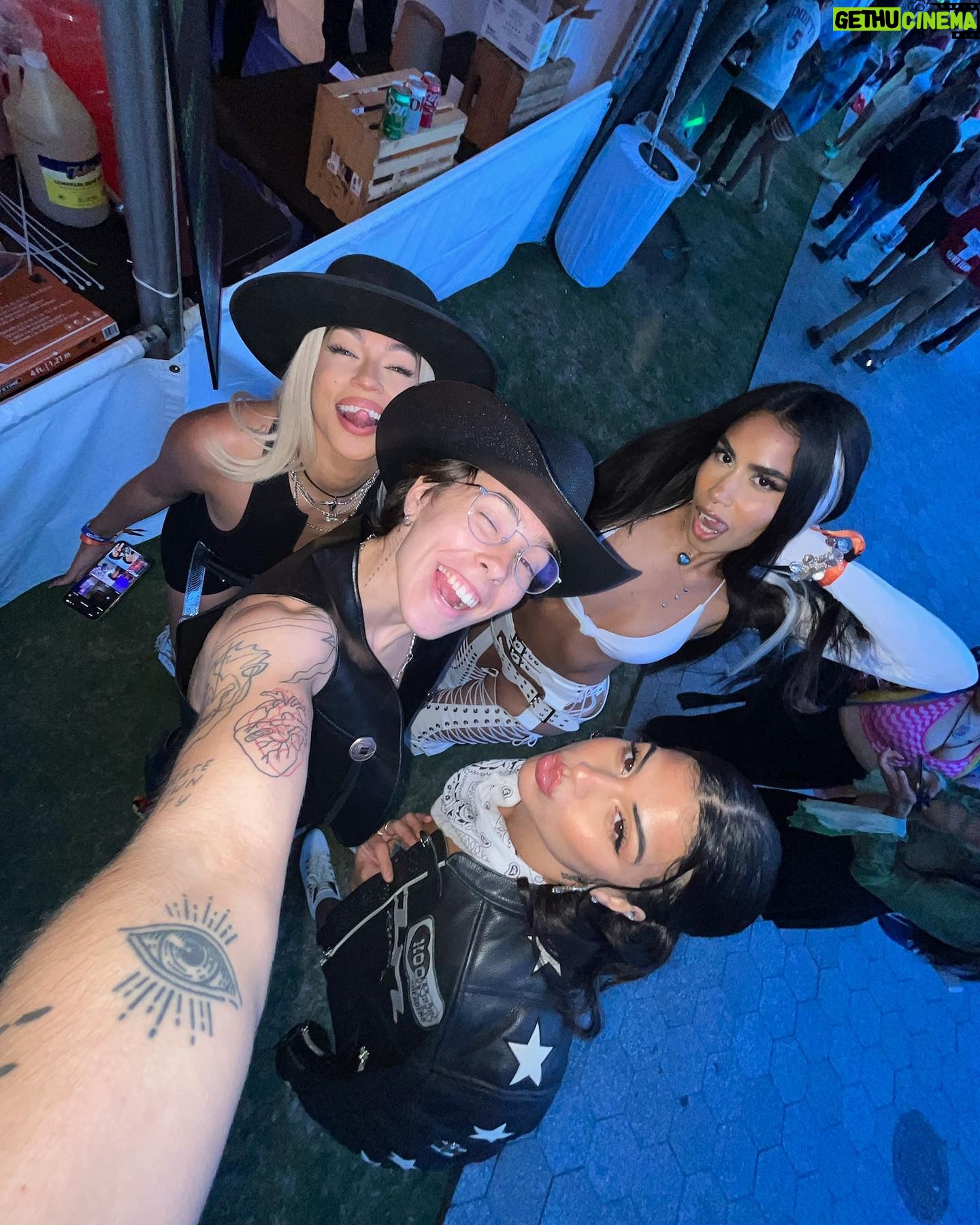 Zashia Monique Santiago Instagram - June 🤍