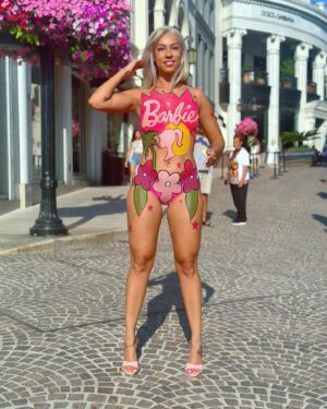 Zashia Monique Santiago Instagram - Barbie goes shopping 🛍️ 
ART by @johnborn