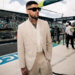 Zayn Malik Instagram - Bringing BOSS style to the paddock: #ZaynMalik links up with #FernandoAlonso and the Aston Martin F1 Team on race day in Miami #BeYourOwnBOSS