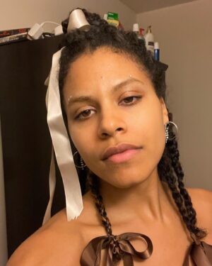 Zazie Beetz Instagram - Ignore the background, but @emmadub and @dadddddee bleached my brows. Can you even tell?