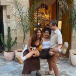 Zazie Beetz Instagram - Okkkkkkk so it’s been 7 months since I last posted! What in the world have I been up to? Who knows? I don’t. Anyway, I wanted to come back on here and share a couple of #blackmirror photos (season 6 is now on #netflix !) and reminisce about the time when @davidrysdahl @dannyramirez @clararugaard and I went galavanting around Spain (faking that it was LA for the show!!). There are wild pigs in Malaga??!! Wow. A good time was had by all. Thank you to the wonderful team at Netflix, Charlie Brooker, my gorgeous stunt double @chadwickstunts , @jessicarhoades @georgielowe1 (and many others, naturally) for this wild experience. And @germanbreeze (dearest Uta Briesewitz, our director) I am so happy we got to collide and make this together. You are, as your Instagram handle suggests, a breezy breath of fresh air. I have loved Black Mirror from the very beginning!! Such an honor to be a part of this story. Ok, Ciao darlings!