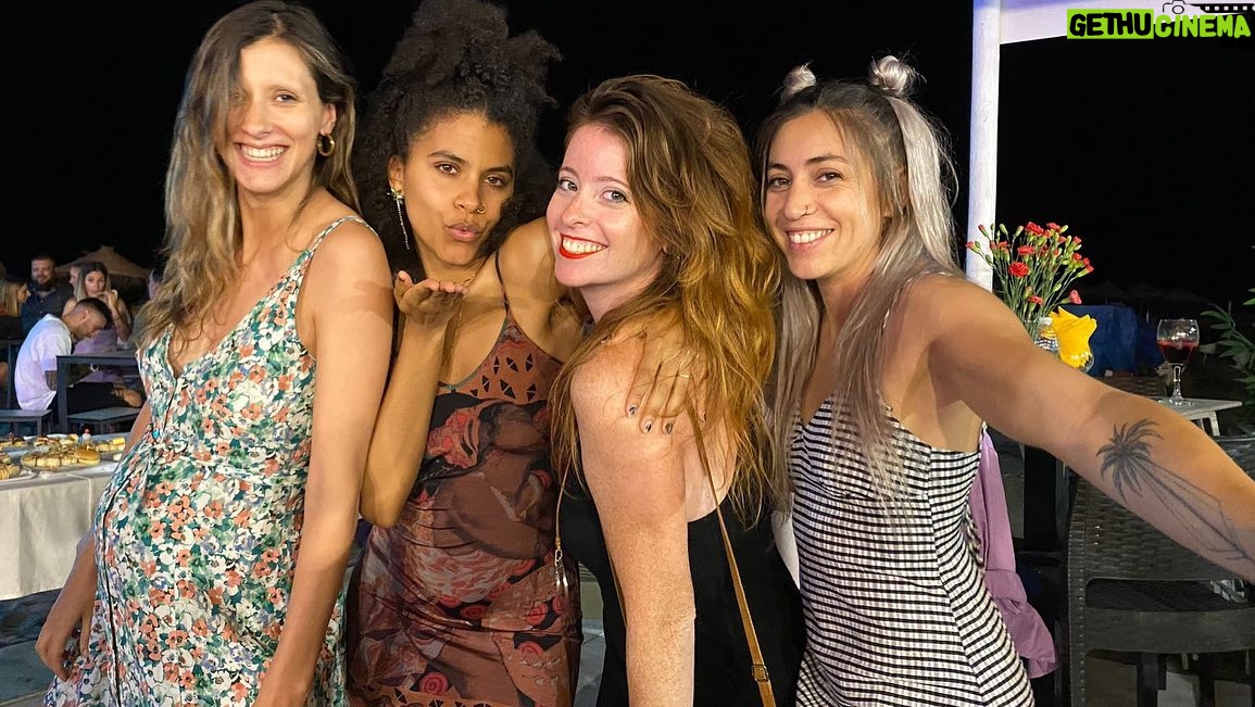 Zazie Beetz - 49.5K Likes - Okkkkkkk so it’s been 7 months since I last posted! What in the world have I been up to? Who knows? I don’t.
Anyway, I wanted to come back on here and share a couple of #blackmirror photos (season 6 is now on #netflix !) and reminisce about the time when @davidrysdahl @dannyramirez @clararugaard and I went galavanting around Spain (faking that it was LA for the show!!). There are wild pigs in Malaga??!! Wow. A good time was had by all.
Thank you to the wonderful team at Netflix, Charlie Brooker, my gorgeous stunt double @chadwickstunts , @jessicarhoades @georgielowe1 (and many others, naturally) for this wild experience. And @germanbreeze (dearest Uta Briesewitz, our director) I am so happy we got to collide and make this together. You are, as your Instagram handle suggests, a breezy breath of fresh air.
I have loved Black Mirror from the very beginning!! Such an honor to be a part of this story.
Ok, Ciao darlings!