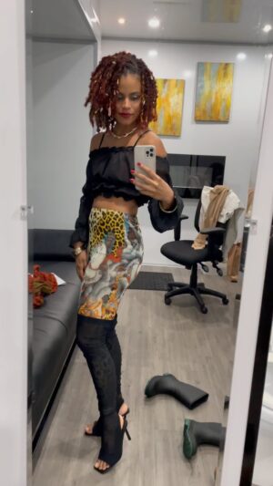 Zazie Beetz Instagram - I’d be lying if I didn’t say that my favorite part of this episode is the click clacking of these heels. But it’s also the leggings. @tiffthestylist where can I buy them?? But then I think about this WIG. @shunikat how could you let me leave Atlanta without it?????

Work Ethic! is now on Hulu, my little chocolate truffles! 🍫 

@muraihiro 
@austin.elle.fisher 
@donaldglover 
@janinenabers 
@casprenger 
@steve_g_lover 
@atlantafx