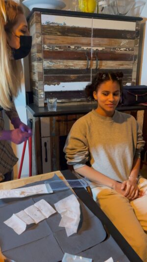 Zazie Beetz Instagram - ATLANTA TATTOO n’ PIERCING PARTY. BLOOD BOND PARTY. SEASON 3 ON FX AND HULU 🩸 
lmao

@atlantafx 
@lcpiercing