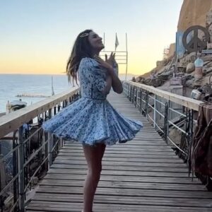 Zehra Yılmaz Instagram - Farsha 🏖️🧡💙