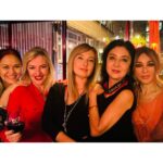 Zerrin Tekindor Instagram – Benim şahane okul arkadaşlarım… ❤️❤️❤️
Hacettepe Üniversitesi Ankara Devlet Konservatuvarı

#SibelSürel
#AlevBaymur
#YeşimBilen
#HülyaAksular
#KeremKuraner
#YenerTuran
#AlparslanKaraduman
#ErdalUğurlu 🤍