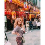 Zerrin Tekindor Instagram - Gördüğüm en kalabalık, en karışık, en rahat, en huzurlu, en güler yüzlü, en iyi kalpli şehir… #tokyo 🇯🇵