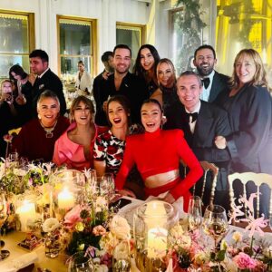 Zerrin Tekindor Instagram - #Beymen50
Daha nice yıllara… 🎉
@beymen