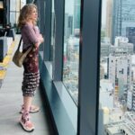 Zerrin Tekindor Instagram - Gördüğüm en kalabalık, en karışık, en rahat, en huzurlu, en güler yüzlü, en iyi kalpli şehir… #tokyo 🇯🇵