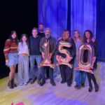 Zerrin Tekindor Instagram – Çok büyük heyecanla, zevkle oynadığım oyun #Toz’un 150. oyunu sahnelendi dün akşam. Beraber çalıştığımız tüm arkadaşlarıma ve oyunumuza gelen tüm seyircilerimize çok çok teşekkür ederim. Çok şanslıyım. 🤍🍃☁️🕸️✨
@tozoyunofficial