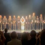 Zerrin Tekindor Instagram – Bu akşam @theatreroyalhaymarket’ta #ThePictureOfDorianGray’i seyrettim. @sarah_snook’un performansı olağanüstüydü. Öyle kolay rastlanır bir performans değil; öyle böyle değil… @kip_williams’ın adaptasyonu ve rejisi kusursuz. Hikayenin, günümüzün önüne geçilemeyen güzellik takıntısına da gönderme yapması çok etkileyiciydi, harika bir fikirdi. Fırsatı olan herkesin seyretmesini tavsiye ederim. @doriangrayplay #DorianGrayPlay 👏🏻👏🏻👏🏻 #oneydigız