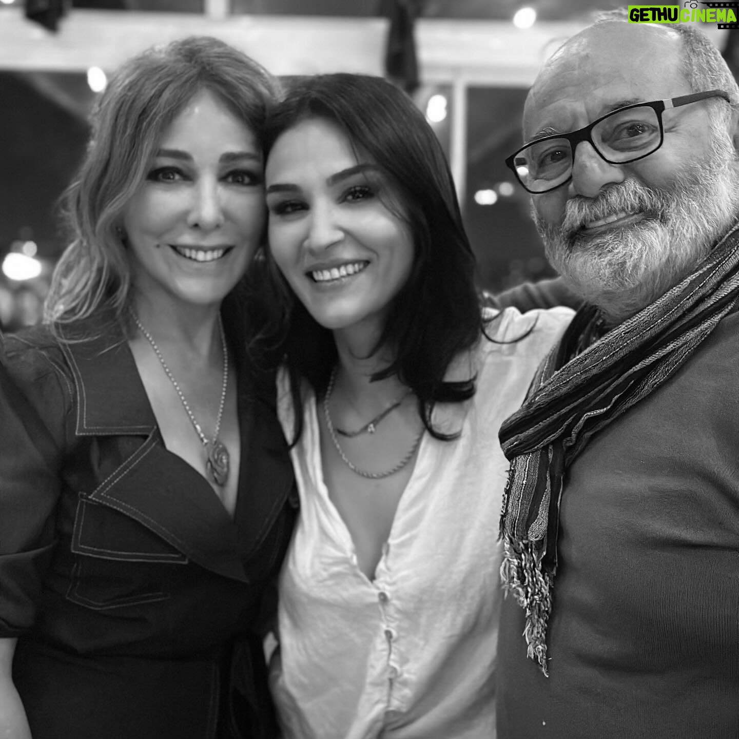 Zerrin Tekindor Instagram - Arzu Tramvayı 🤍 @arzutramvayiofficial Ne kadar özlemişiz, şahaneydi…