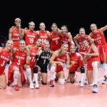 Zerrin Tekindor Instagram – Bu ne güzellik… Şahanesiniz #FileninSultanları ❤️🥇 
AVRUPA ŞAMPİYONU TÜRKİYE 🇹🇷❤️👏🏻👏🏻👏🏻👏🏻👏🏻
Çok yaşayın… Sizi çok seviyoruz.