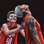 Zerrin Tekindor Instagram – Bu ne güzellik… Şahanesiniz #FileninSultanları ❤️🥇 
AVRUPA ŞAMPİYONU TÜRKİYE 🇹🇷❤️👏🏻👏🏻👏🏻👏🏻👏🏻
Çok yaşayın… Sizi çok seviyoruz.