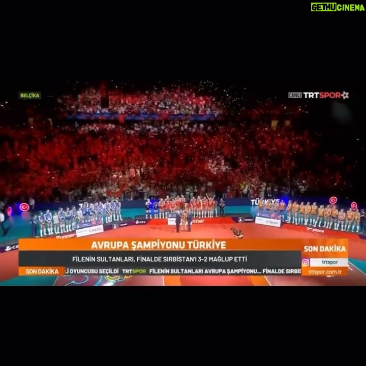 Zerrin Tekindor - 53.2K Likes - Bu ne güzellik… Şahanesiniz #FileninSultanları ❤️🥇
AVRUPA ŞAMPİYONU TÜRKİYE 🇹🇷❤️👏🏻👏🏻👏🏻👏🏻👏🏻
Çok yaşayın… Sizi çok seviyoruz.