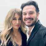 Zerrin Tekindor Instagram - Çok değerli @mericsumen ve @erhanguzel’in arasında seyrettim #DonKişot’u. Oturdukları yerden ezbere bildikleri hareketlere ve müziğe refleks olarak eşlik etmelerinin tanığı olmak da müthiş zevkliydi. İnanılmaz zor bir iş fakat izlemek rüya gibi. Tüm ekibi kutlarım, herkese de seyretmelerini tavsiye ederim.