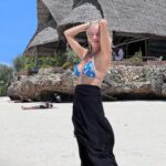 Zeta Makrypoulia Instagram - Τελικά δεν είναι κακό να επιτρέπουμε λίγη ανεμελιά στον εαυτό μας!😉 ———————————————————————————————— #feelfree #creatememories #zanzibar