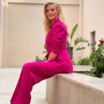 Zeta Makrypoulia Instagram - Φέτος, το ροζ και όλες του οι αποχρώσεις είναι το χρώμα μου! Μου φτιάχνει τη διάθεση! Ειδικά το καλοκαίρι! Εσάς σας αρέσει το φούξια κοστουμι μου; ———————————————————————————————— #mood #pink