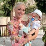 Zeta Makrypoulia Instagram - Επιστροφή στις ρίζες των παππούδων μου! Αυτό το Σαββατοκύριακο ήταν γεμάτο αγάπη, γέλιο, συγκίνηση, χορό, φύση και οικογένεια! Αφορμή η βάπτιση του ανιψιού μου, που έγινε στη μονή της Παναγίας του Προυσού. Ο μικρός Κωνσταντινος μας ένωσε και μετά από πολλά χρόνια απόλαυσα ξανά διακοπές με την οικογένεια μου και με αγαπημένους οικογενειακούς φίλους!❤️ ————————————————————————————— #family #familytime #weekend #baptism