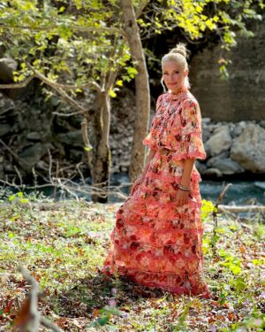 Zeta Makrypoulia Instagram - Επιστροφή στις ρίζες των παππούδων μου!
Αυτό το Σαββατοκύριακο ήταν γεμάτο αγάπη, γέλιο, συγκίνηση, χορό, φύση και οικογένεια!
Αφορμή η βάπτιση του ανιψιού μου, που έγινε στη μονή της Παναγίας του Προυσού. 
Ο μικρός Κωνσταντινος μας ένωσε και μετά από πολλά χρόνια απόλαυσα ξανά διακοπές με την οικογένεια μου και με αγαπημένους οικογενειακούς φίλους!❤️
—————————————————————————————
#family #familytime #weekend #baptism